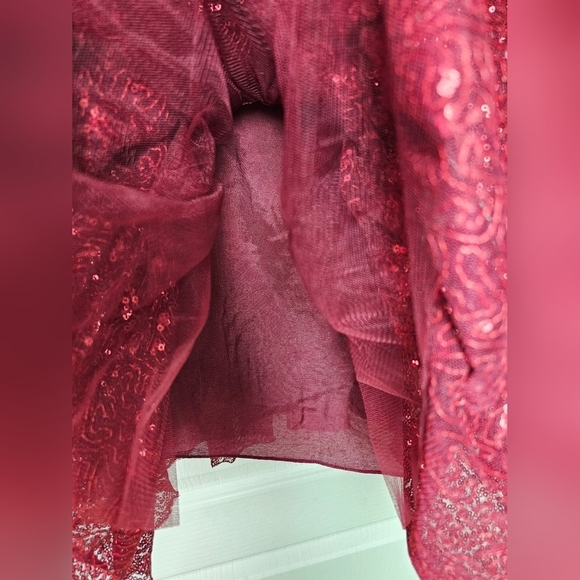 Geisha Designs x Anthropologie One-Shoulder Fit & Flare Sequin Mini, DARK RED, 6 - Picture 7 of 10